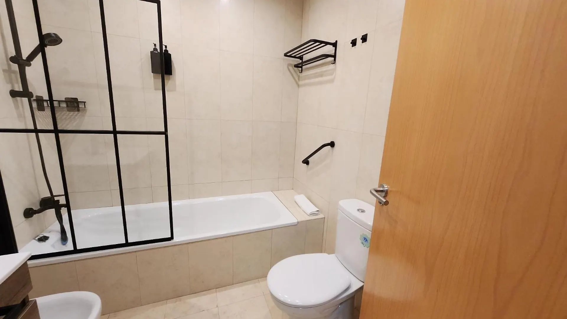 Allo Apartments Caballeros II Centro 1 Habitacion 赫雷斯 0*,  西班牙